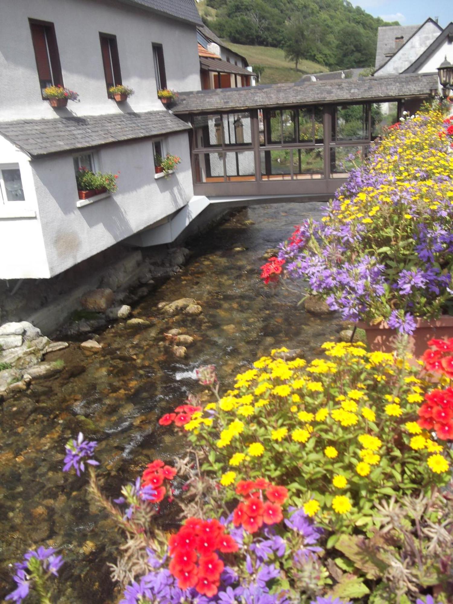 Logis Auberge de l'Isard Saint-Lary-Soulan Buitenkant foto